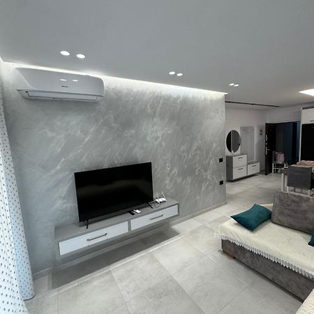 Alpha Lux Apartment Sarandë Exteriör bild