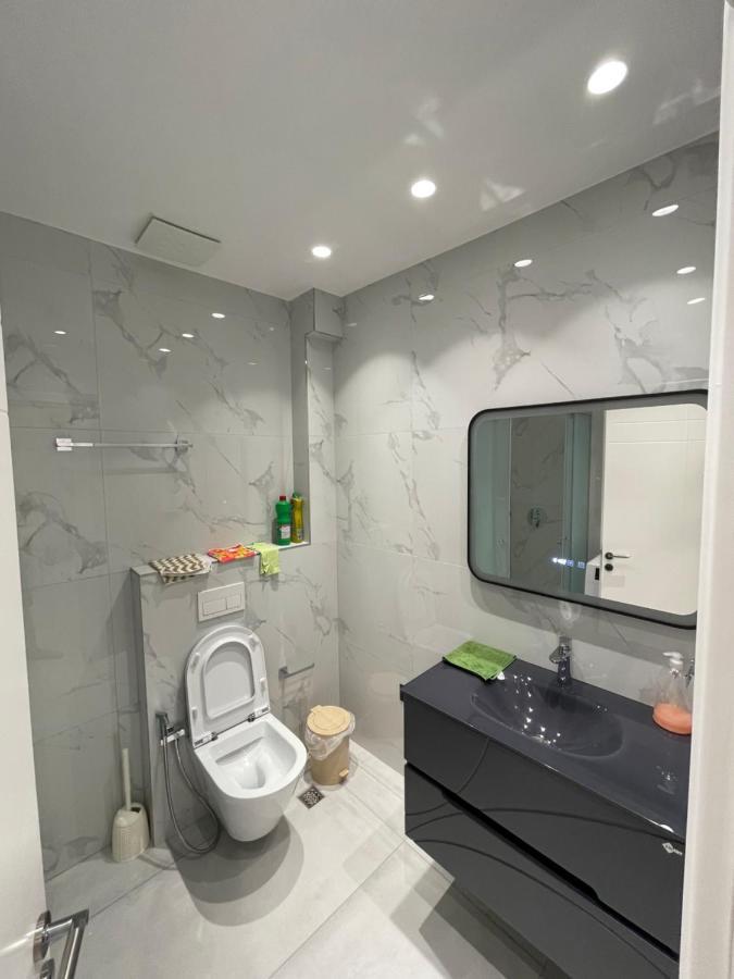 Alpha Lux Apartment Sarandë Exteriör bild