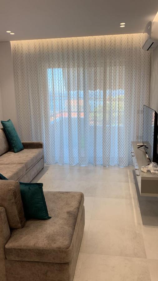 Alpha Lux Apartment Sarandë Exteriör bild
