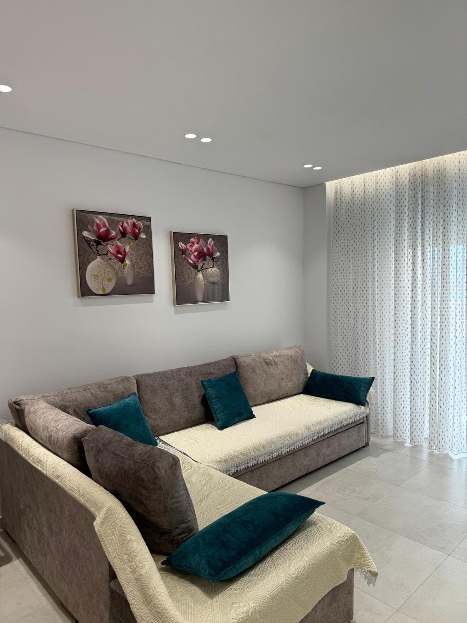 Alpha Lux Apartment Sarandë Exteriör bild
